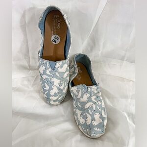 TOMS Arctic pattern